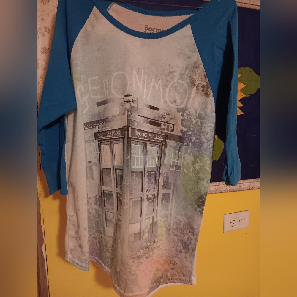 NWOT Doctor Who Shirt. L